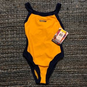 Women’s Speedo Swimsuit NWT